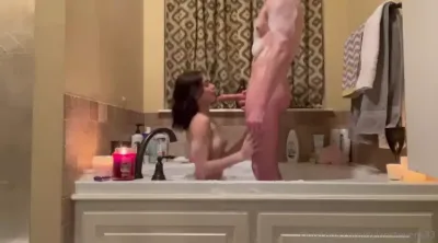 Kinsley Alyse Nude Bath Doggy Style OnlyFans Video Leaked