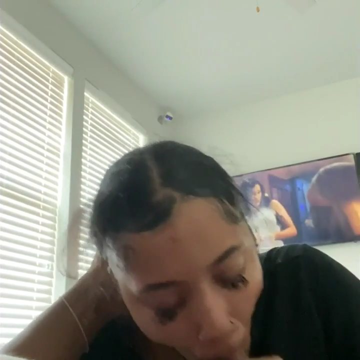 She said “?” ? Asian Ebony Pussy Spreads Wide On Video