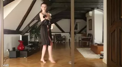 Emily Bloom’s Raw, Exclusive Nude Video Leaked OnlyFans