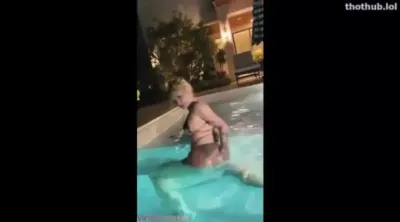 Iggy Azalea Nude Tits Shake & Twerk In Pool Video Leaked