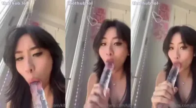 Tiffanobi Nude Glass Dildo Blowjob PPV Video